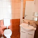 Albert Apartments