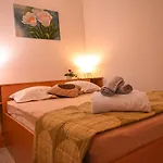 Apartment Albert Apartments Zavalatica