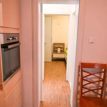 Apartman Albert Apartments *