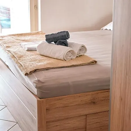 Albert Apartments