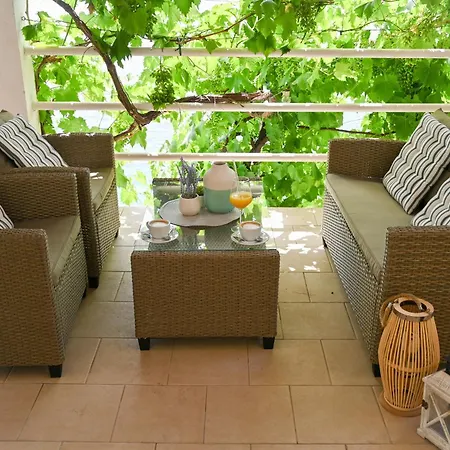 Albert Apartments Zavalatica